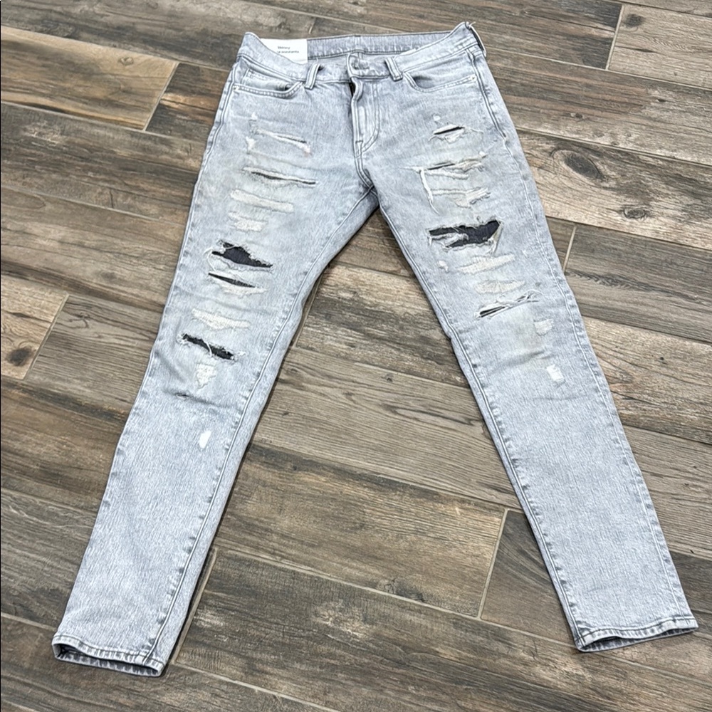 H&M Gray Skinny Jeans with Distressed Details